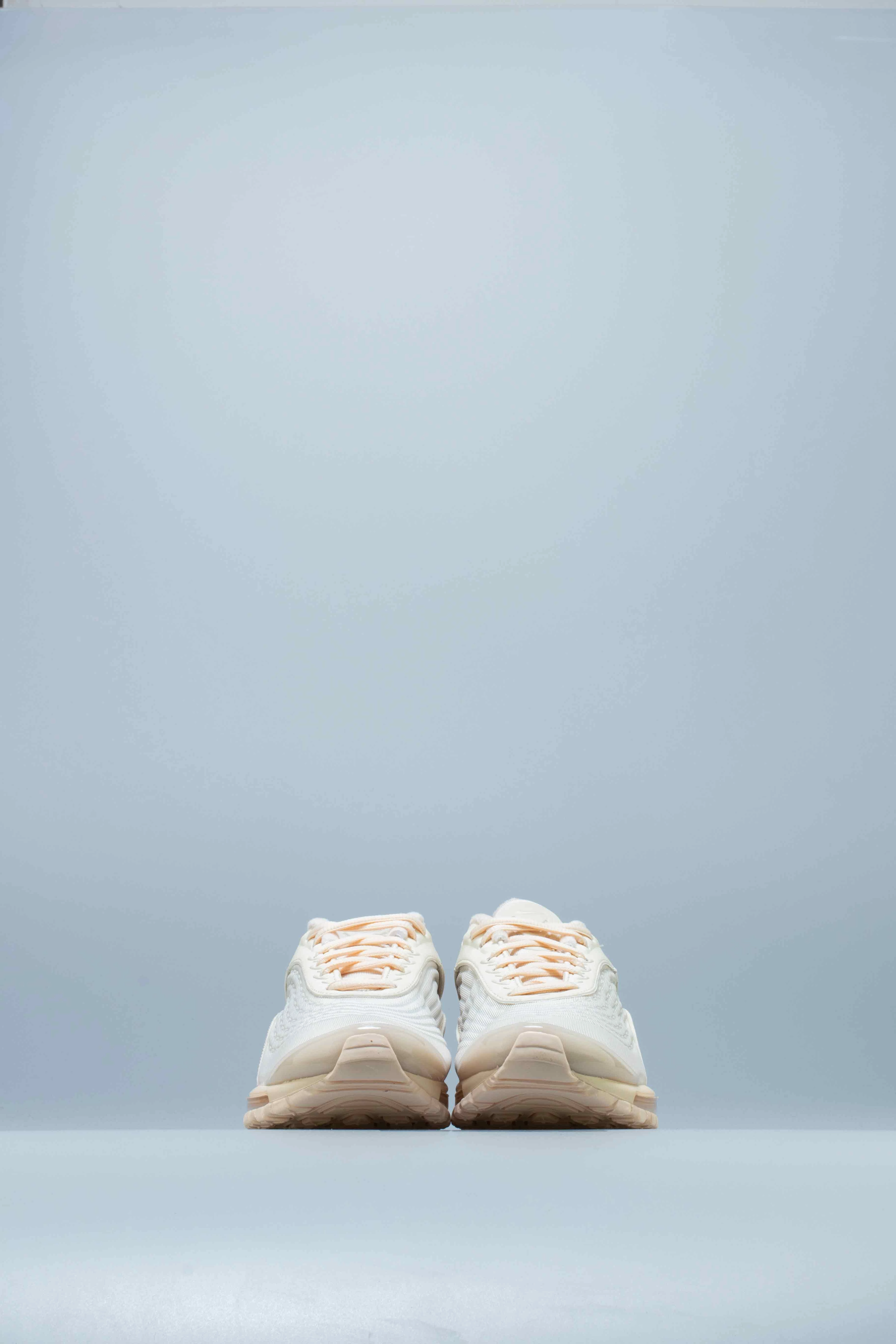 Air Max Deluxe SE Womens Shoe - Guava Ice/Guava Ice