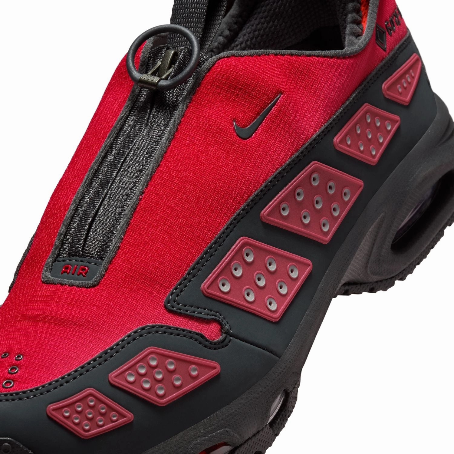 Air Max SNDR GORE-TEX 'Hyper Crimson'