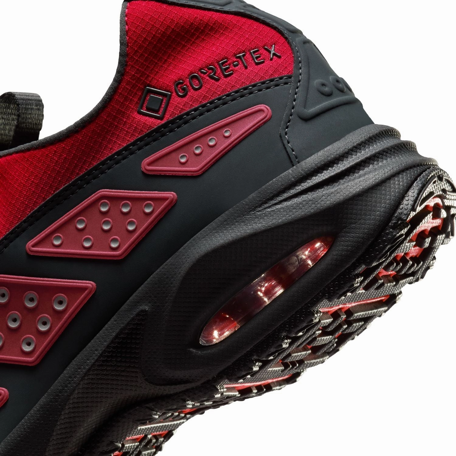 Air Max SNDR GORE-TEX 'Hyper Crimson'