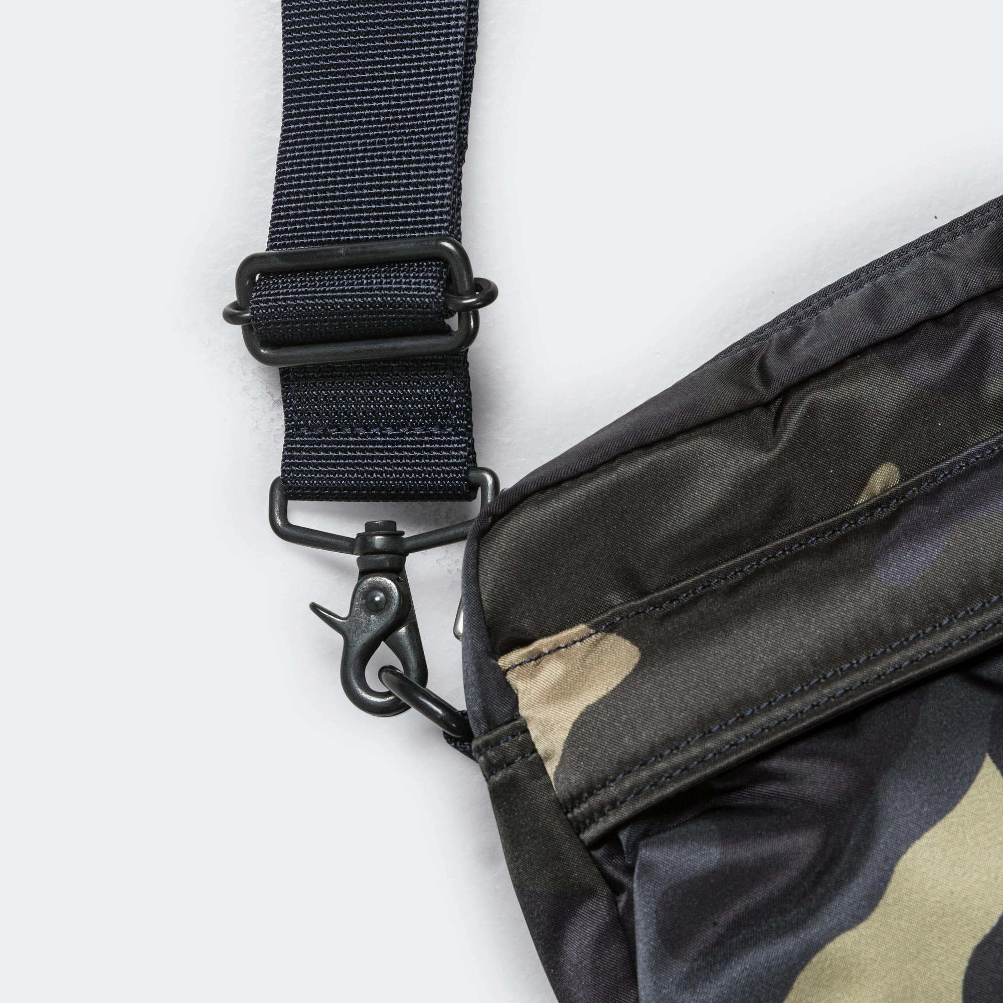 COUNTER SHADE Shoulder Bag - Woodland Khaki