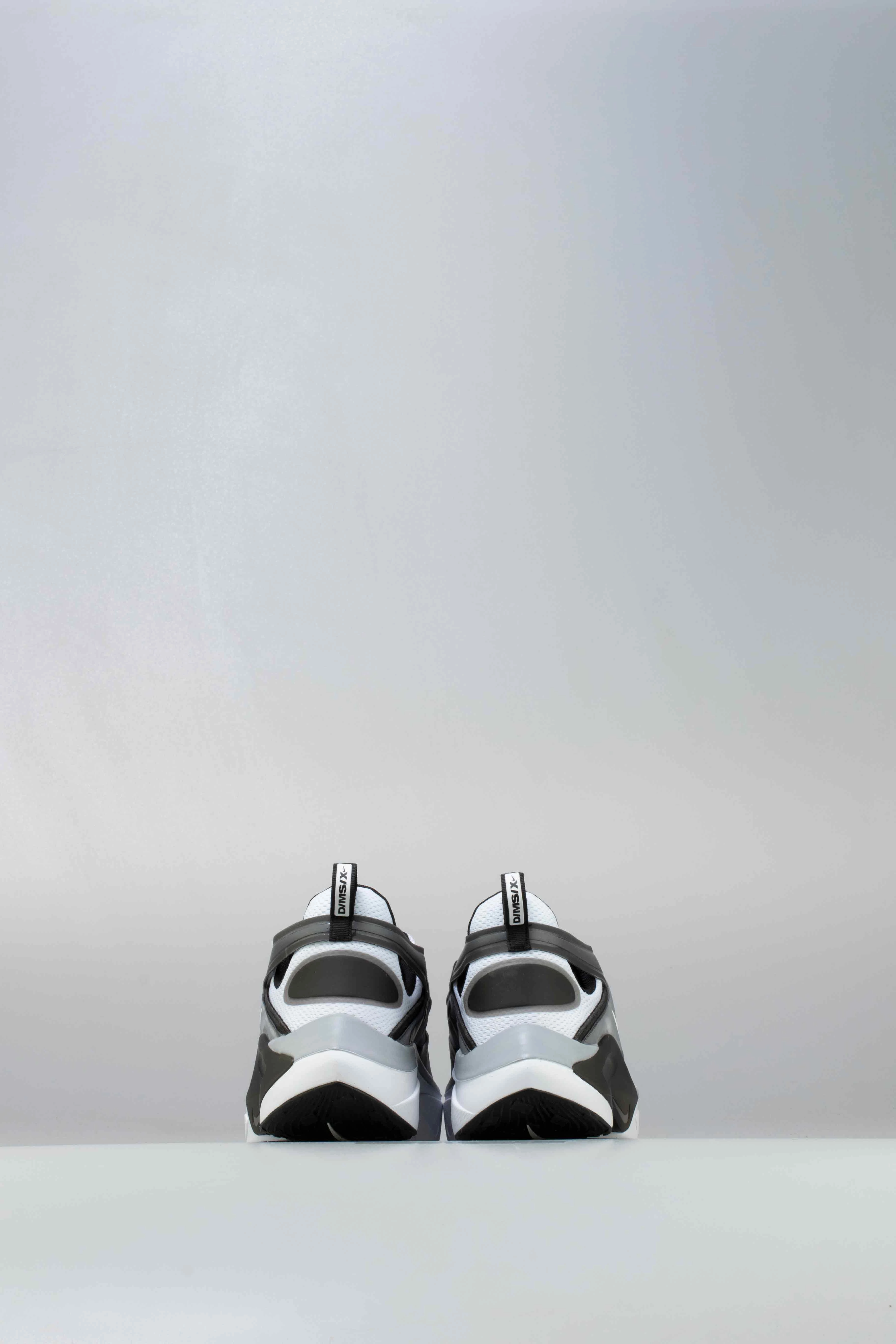 D/MS/X Signal Mens Running Shoe - Black/White