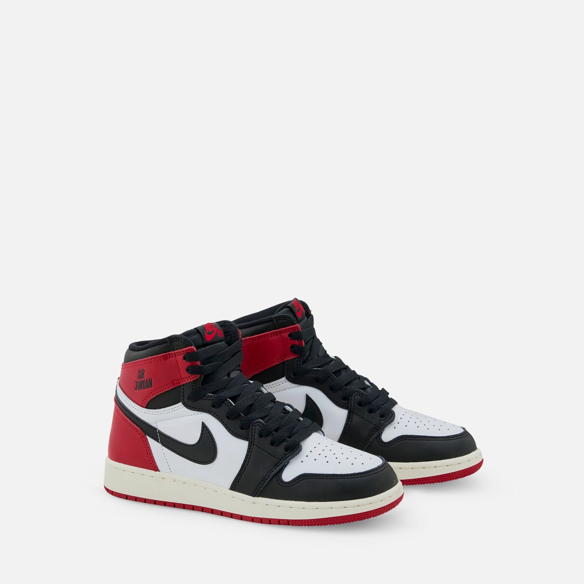 Grade School Air Jordan 1 Retro High OG 'Black Toe' White | Black | Varsity Red | Sail