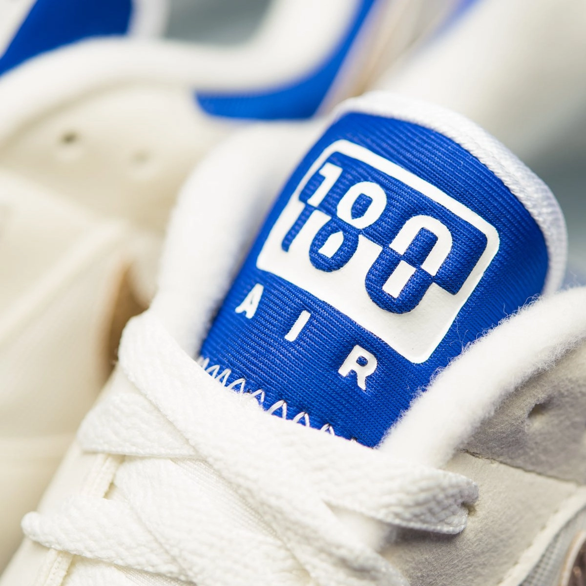 Nike Air 180 - Summit White/Metallic Gold