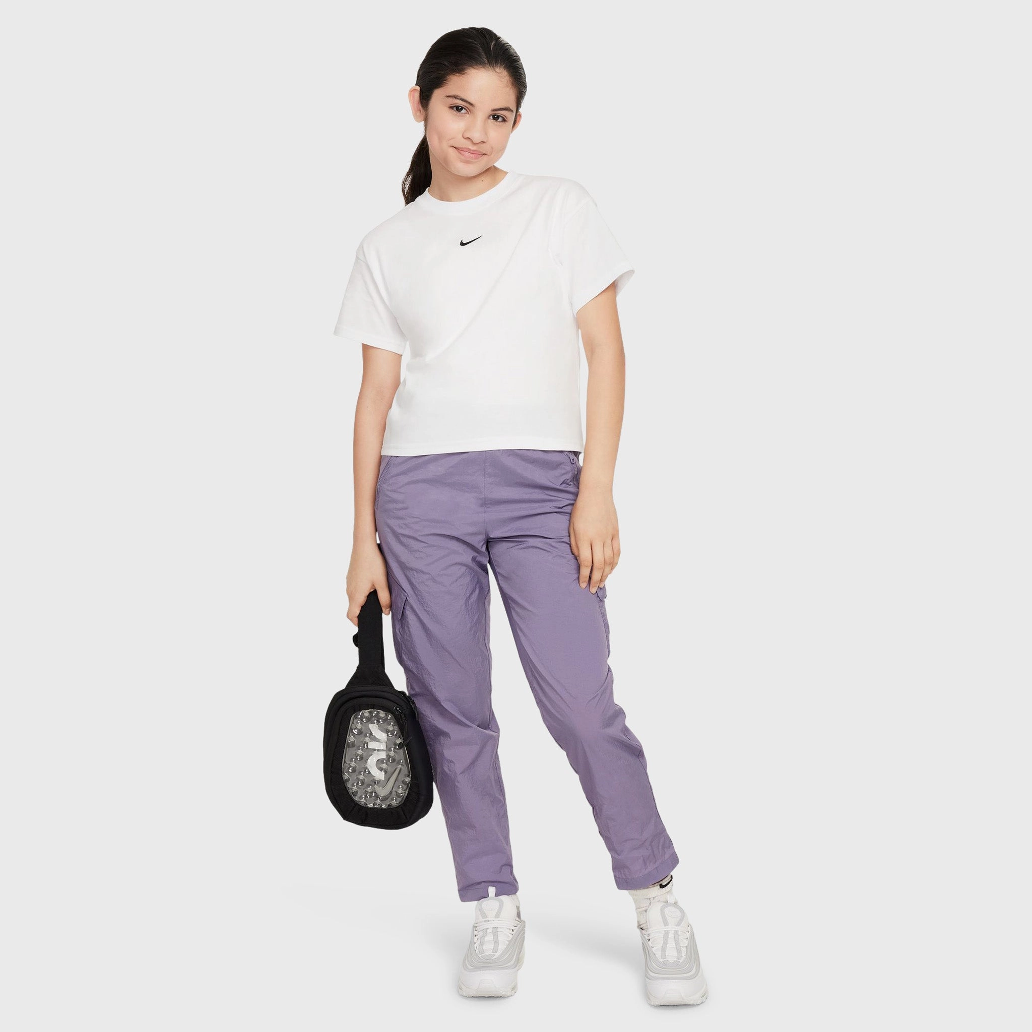 Nike Sportswear Essential Junior Girls' T-Shirt / White