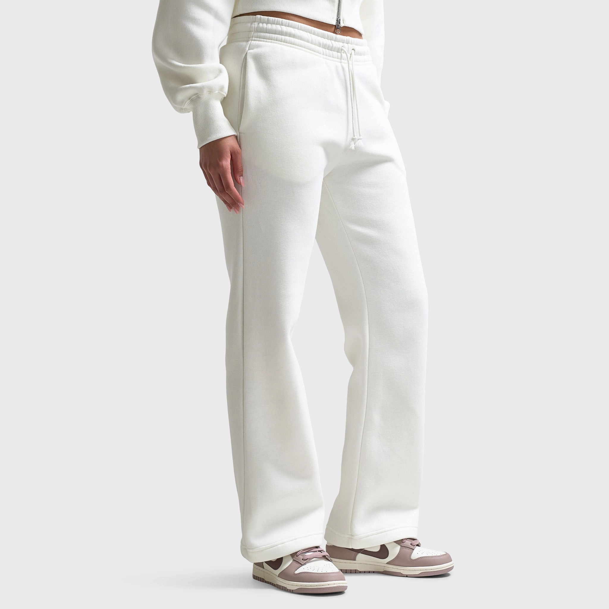 Nike Sportswear Women's Phoenix Fleece Mid-Rise Open-Hem Pants Sail / Black