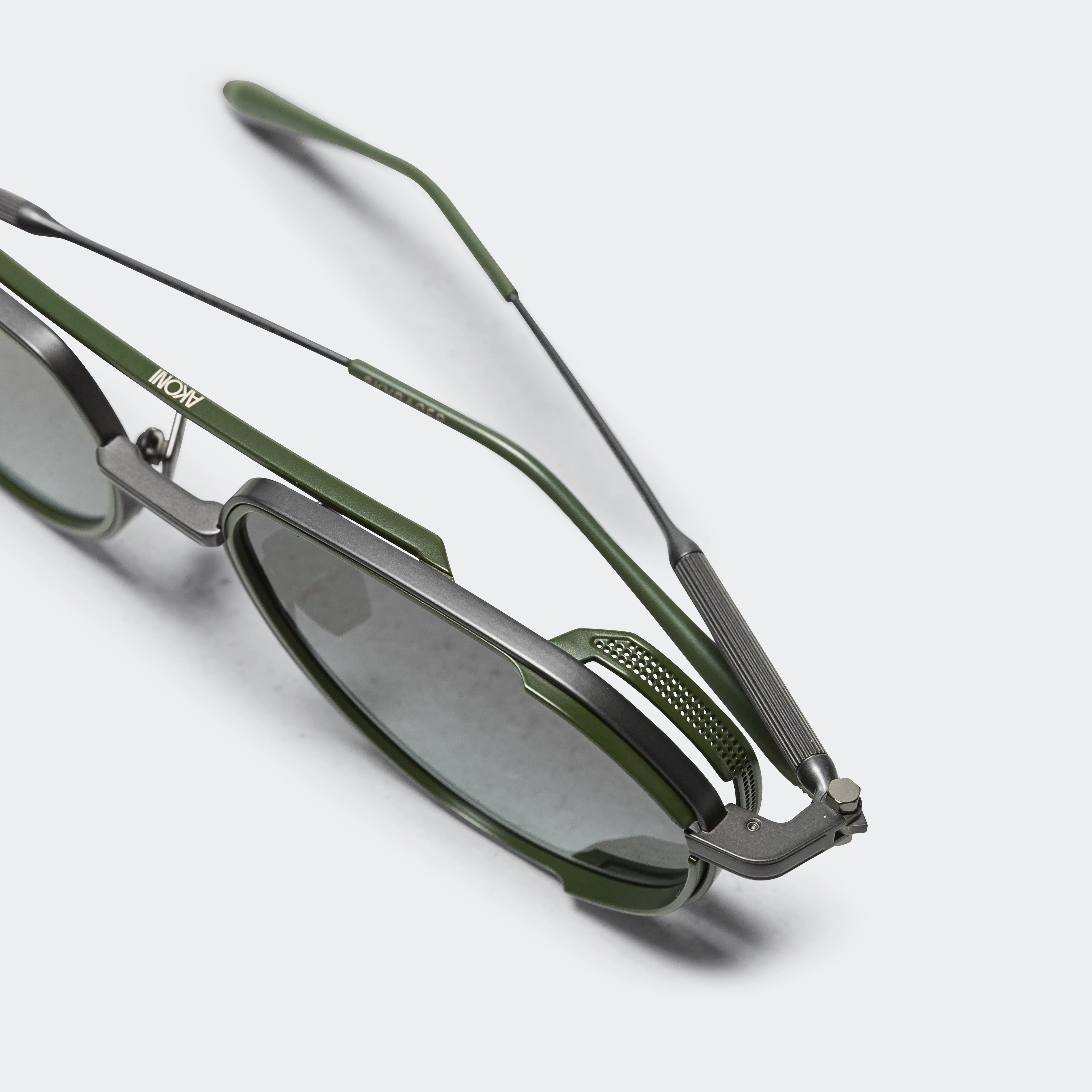 Skyracer - Black Iron/Matte Green w/ Dark Grey to Light Grey