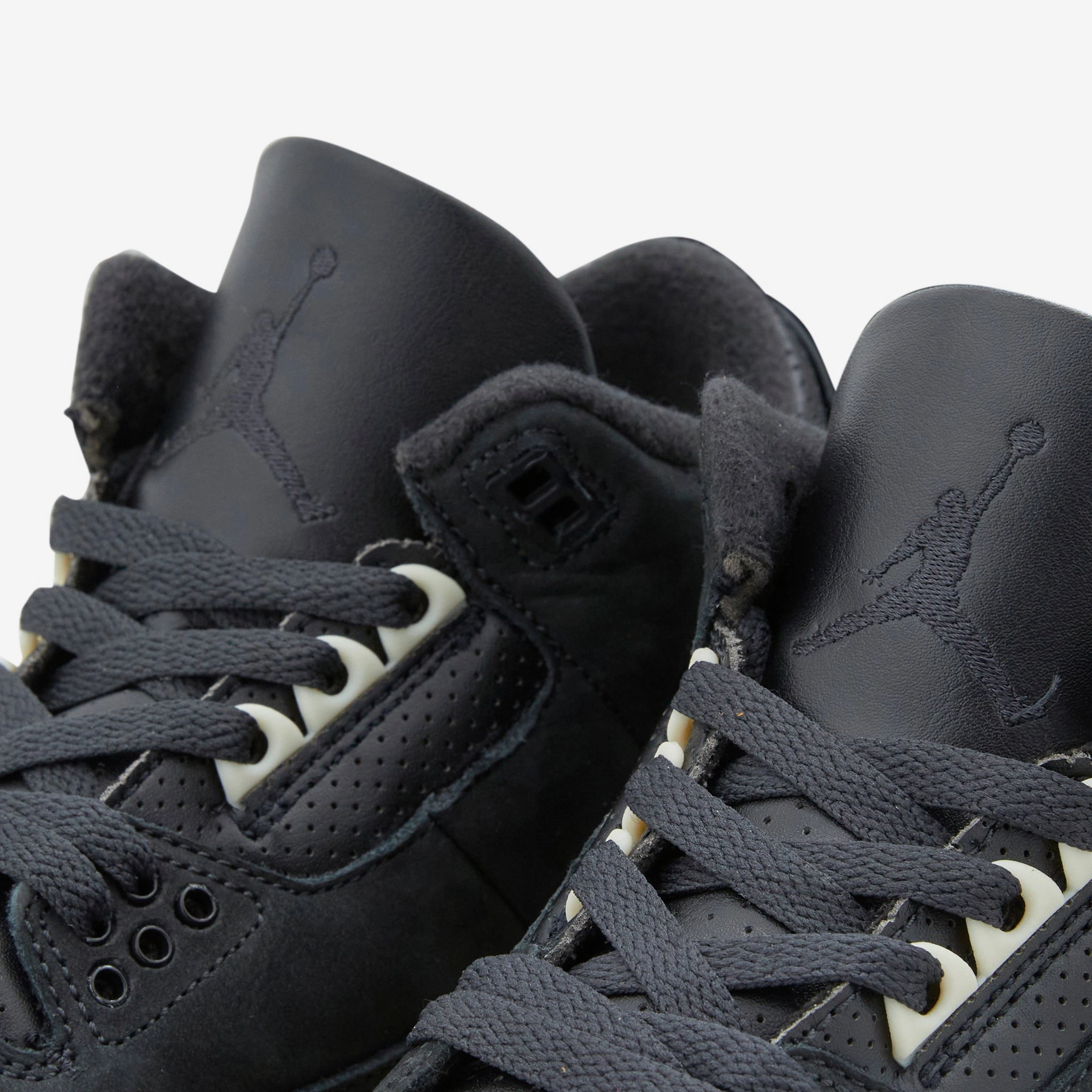 Women's Air Jordan 3 Retro Off Noir | Black | Sail | Cement Grey