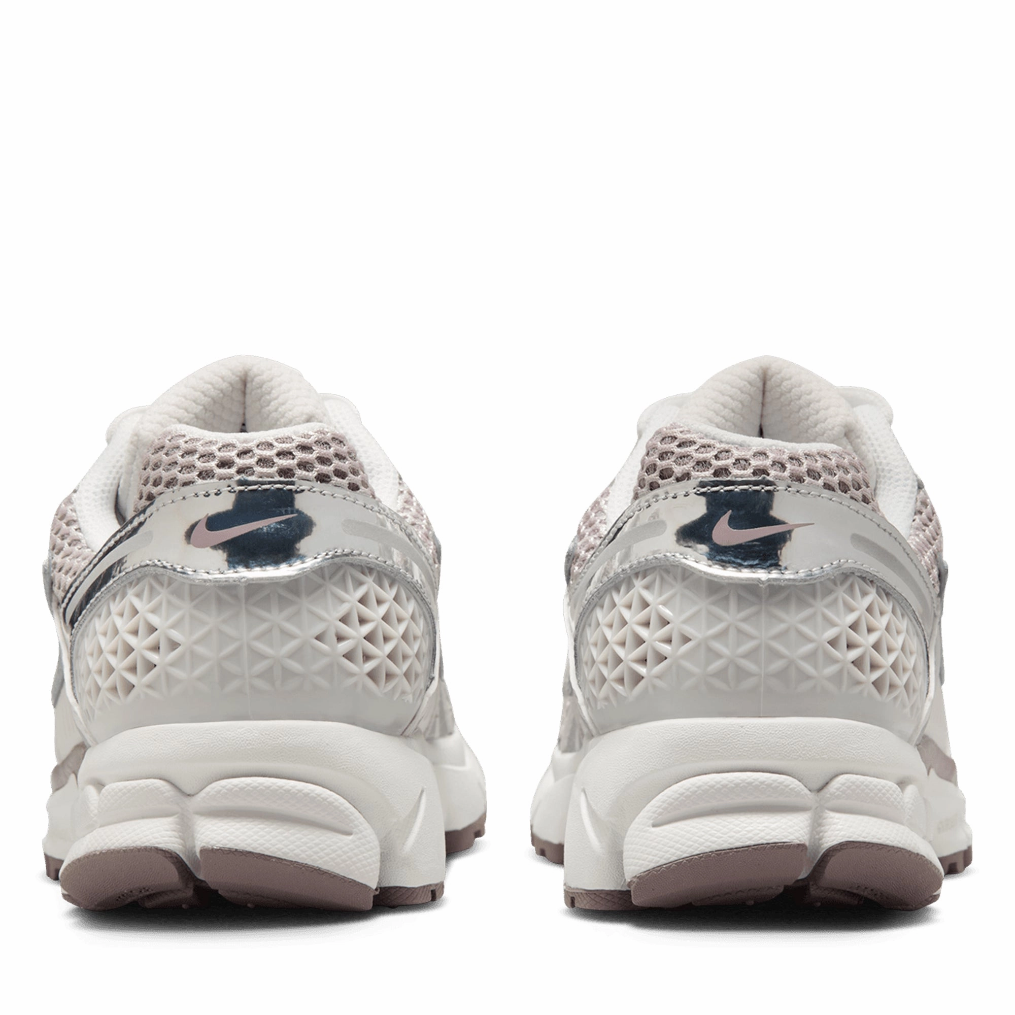 Women's Nike Zoom Vomero 5 - Vast Grey/Metallic Silver