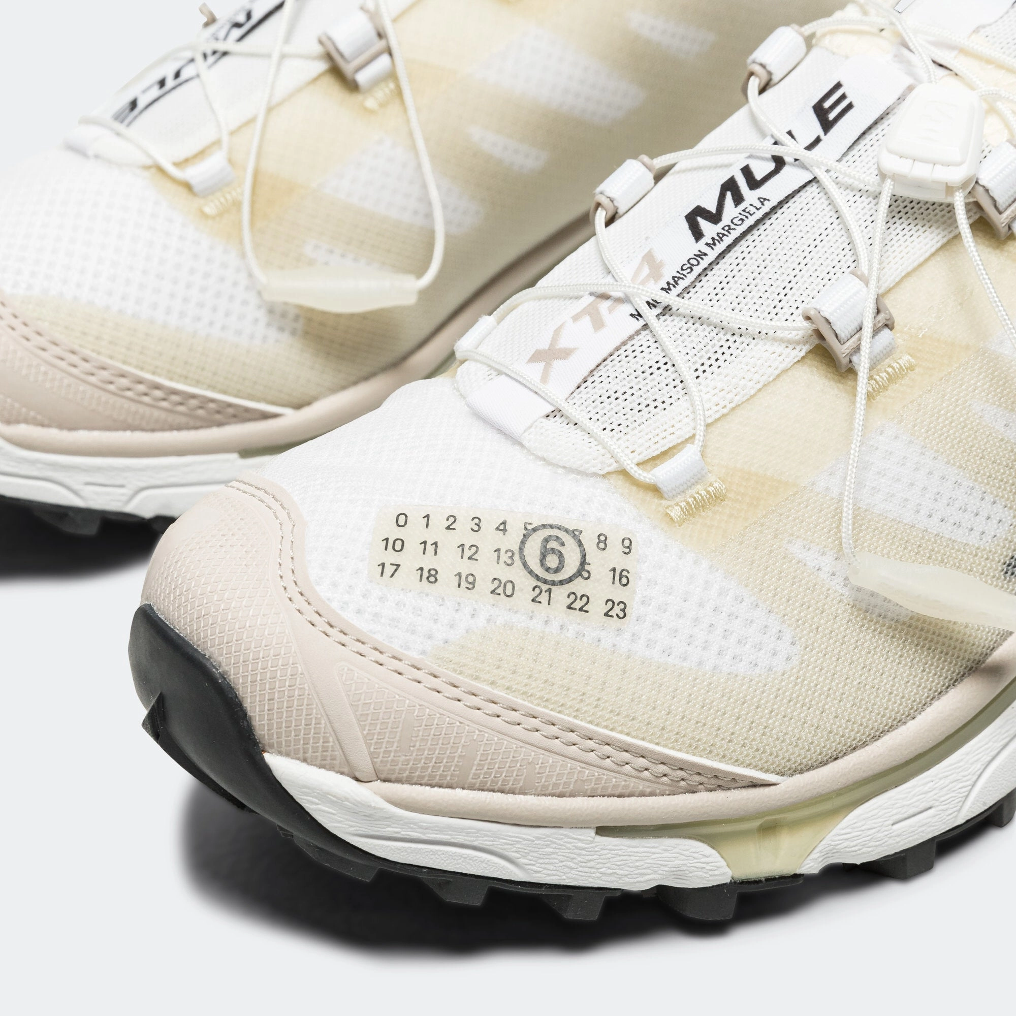XT-4 Mule x MM6 - Vanilla White/Lunar White