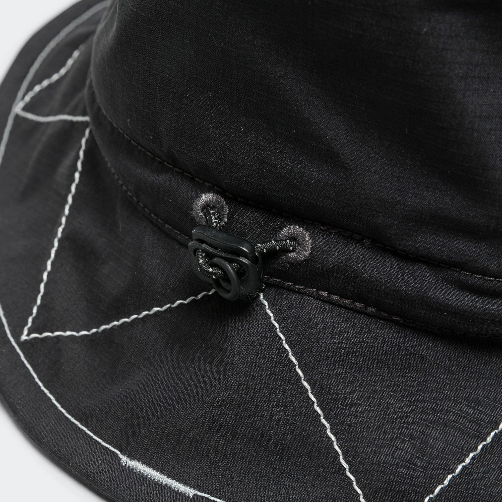 ZigZag Stitch Hat x and wander - Black